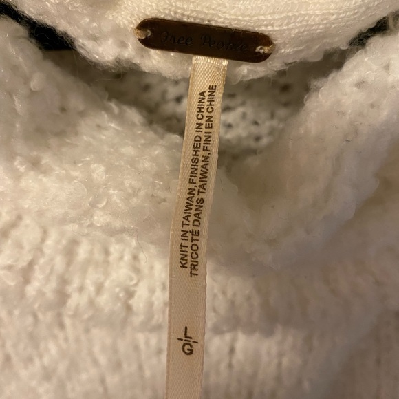 Free People BFF Cowl-Neck Sweater Size Large - Picture 2 of 8